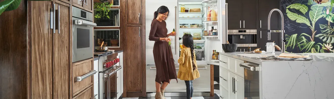 sub-zero-open-refrigerator-mom-and-daughter